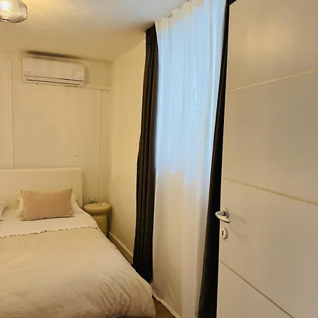 Stari Dvor Apartment Kastela