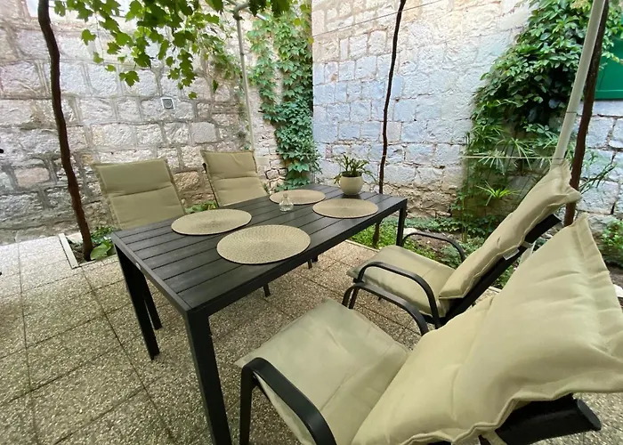 Stari Dvor Апартаменты