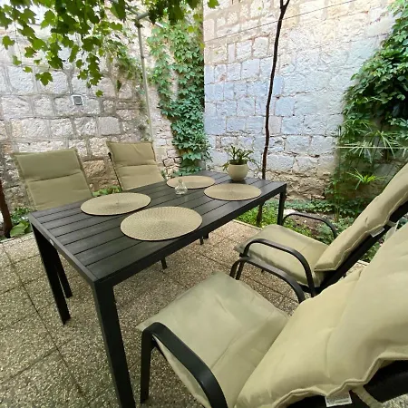 Stari Dvor Apartmán